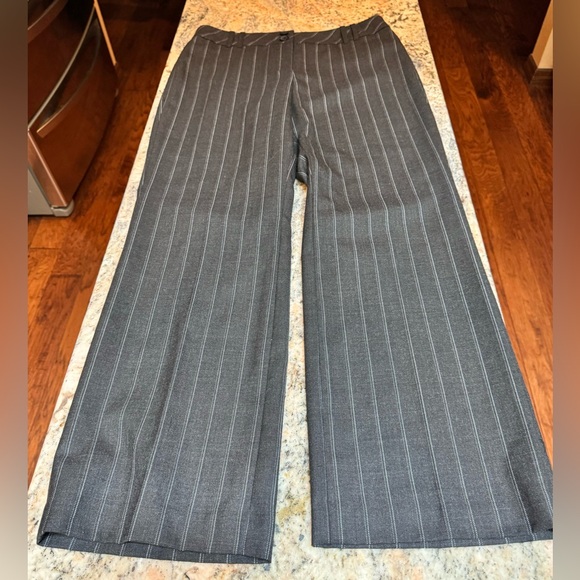 Ann Taylor Loft Petite. Ann style. Size 8 petite - Picture 3 of 12